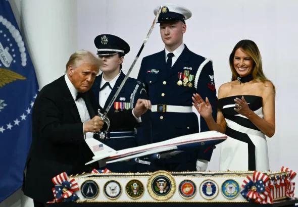 trump paint air force one